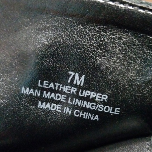 NWT Gianni Bini Studded Leather Booties - Picture 7 of 7